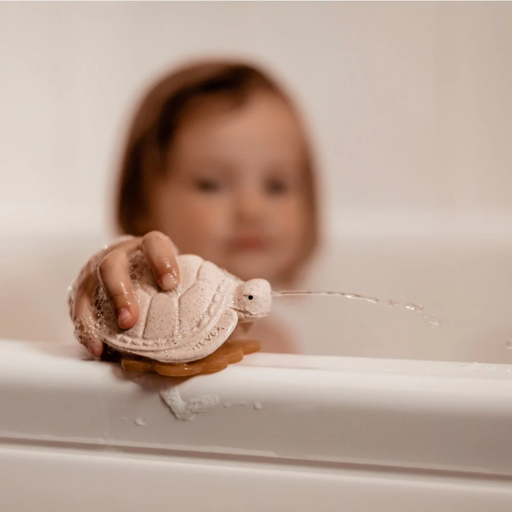 Hevea Squeez N Splash Whale & Turtle Bath Toys - Blue Sky & Vanilla White - Image 4